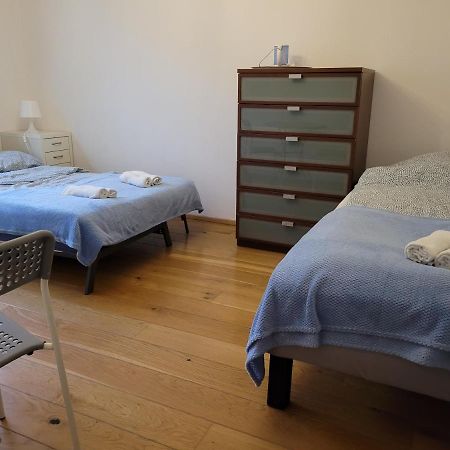 4 Pory Roku Lägenhet Łomianki Exteriör bild